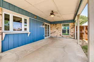 2610 Fallcreek Cir, Carrollton, TX 75006 - Photo 23