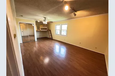 2610 Fallcreek Circle, Carrollton, TX 75006 - Photo 9