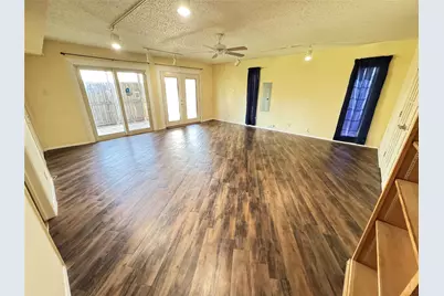 2610 Fallcreek Circle, Carrollton, TX 75006 - Photo 13