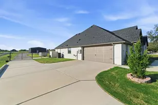 1016 Paradise Pkwy, Poolville, TX 76487 - Photo 5
