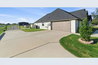 1016 Paradise Parkway, Poolville, TX 76487 - Photo 5