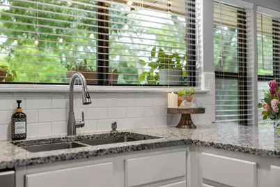 321 Oklahoma Avenue, Hewitt, TX 76643 - Photo 5