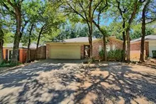 1211 Cardinal Oaks Dr, Mansfield, TX 76063 - Photo 1