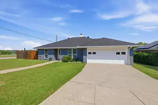 1728 S Bent Tree Trail, Grand Prairie, TX 75052 - Photo 1