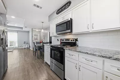 1728 S Bent Tree Trail, Grand Prairie, TX 75052 - Photo 9