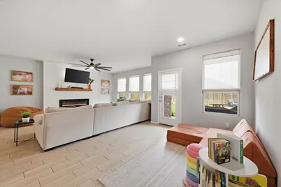 924 Ravenwood Lane, Van Alstyne, TX 75495 - Photo 5