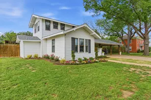 909 3rd St, Graham, TX 76450 - Photo 3