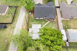 208 N Oak Ln, Tolar, TX 76476 - Photo 35