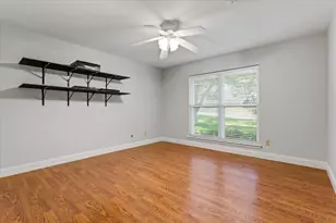 10014 Burgundy Dr, Woodway, TX 76712 - Photo 17