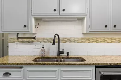 10014 Burgundy Drive, Woodway, TX 76712 - Photo 15