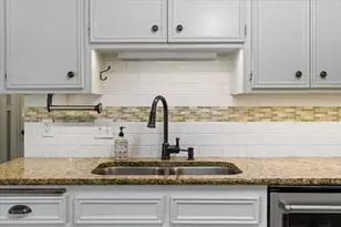 10014 Burgundy Dr, Woodway, TX 76712 - Photo 15