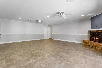 10014 Burgundy Drive, Woodway, TX 76712 - Photo 9