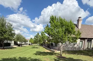 11 Edge Hill Dr, Dallas, TX 75248 - Photo 3