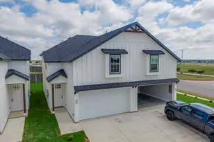 912 Cooksey Ct, Grandview, TX 76050 - Photo 9