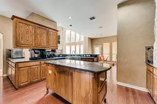 663 Links View Ct, Grand Prairie, TX 75052 - Photo 11