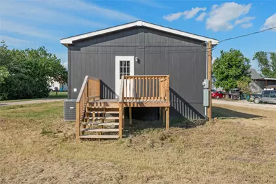 202 N 6th Street, Mount Calm, TX 76673 - Photo 17
