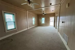 611 N Stratton St, Seymour, TX 76380 - Photo 5