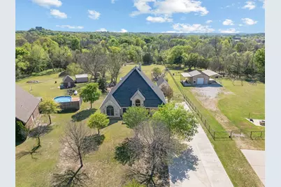 112 Waterfall Court, Azle, TX 76020 - Photo 37