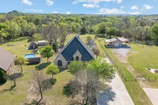 112 Waterfall Ct, Azle, TX 76020 - Photo 37