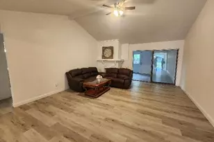 2822 Chariot Ln, Garland, TX 75044 - Photo 7