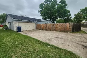 2822 Chariot Ln, Garland, TX 75044 - Photo 9