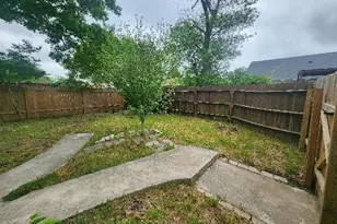 2822 Chariot Ln, Garland, TX 75044 - Photo 13