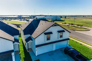 924 Cooksey Ct, Grandview, TX 76050 - Photo 3