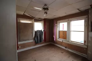 111 S 7th Ave, Munday, TX 76371 - Photo 7