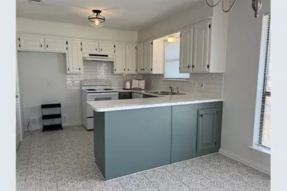 202 S Sendero Drive, Decatur, TX 76234 - Photo 1