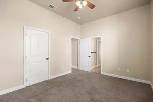 1106 W Iberian Ct, Granbury, TX 76048 - Photo 19