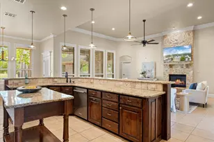 1106 W Iberian Ct, Granbury, TX 76048 - Photo 9