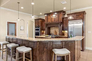 1106 W Iberian Ct, Granbury, TX 76048 - Photo 7