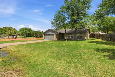 6106 Laredo Court, Granbury, TX 76049 - Photo 3