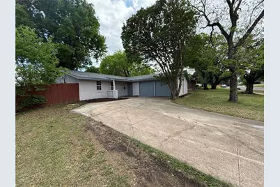 2010 Durham Street, Irving, TX 75062 - Photo 3