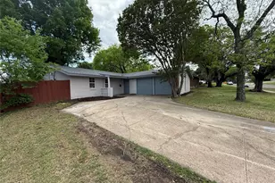 2010 Durham St, Irving, TX 75062 - Photo 3