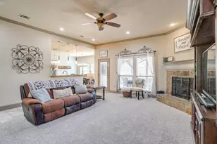 1733 Colorado Dr, Burleson, TX 76028 - Photo 9