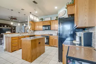 1733 Colorado Dr, Burleson, TX 76028 - Photo 17