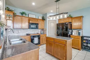 1733 Colorado Dr, Burleson, TX 76028 - Photo 21