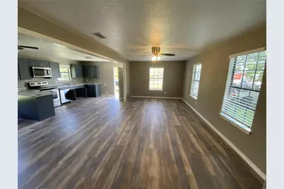 1502 Daffan Avenue, Ennis, TX 75119 - Photo 7