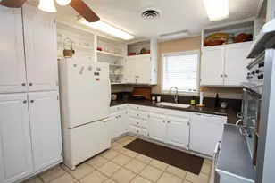 914 Fairview St, Graham, TX 76450 - Photo 5