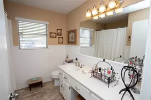 914 Fairview St, Graham, TX 76450 - Photo 9