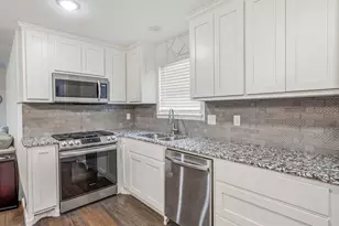 1037 W Frey St, Stephenville, TX 76401 - Photo 9