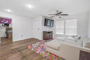 1037 W Frey St, Stephenville, TX 76401 - Photo 5