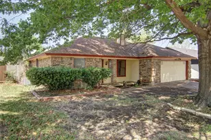 716 Nicole Dr, Burleson, TX 76028 - Photo 3