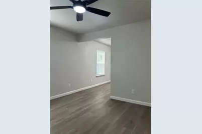 407 N Justin Avenue #Unit A, Dallas, TX 75211 - Photo 5