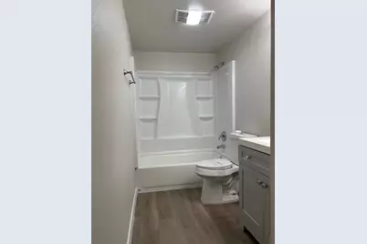 407 N Justin Avenue #Unit D, Dallas, TX 75211 - Photo 9