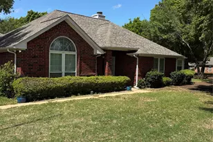 6065 Autumn Hills Dr, Fort Worth, TX 76140 - Photo 3