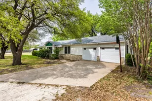 211 W Long St, Elm Mott, TX 76640 - Photo 13