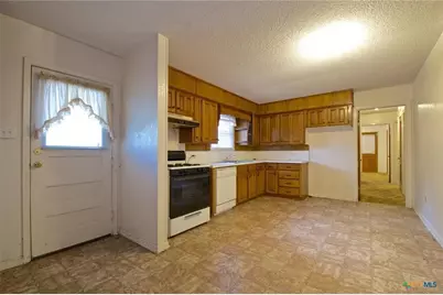 211 W Long Street, Elm Mott, TX 76640 - Photo 3