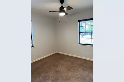 909 Sunnyvale Drive, Arlington, TX 76010 - Photo 9